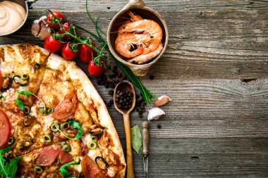 lezzetli lezzetli pizza