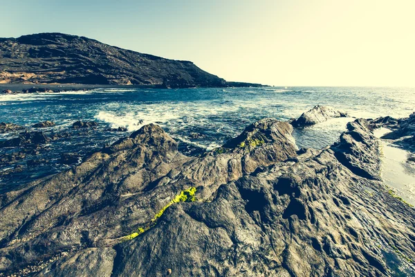 Cliffs on the coast — Stock Photo, Image