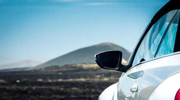 Car and landscape — Stock Photo, Image