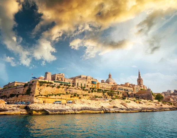 Vista sulla Valletta dal mare — Foto Stock