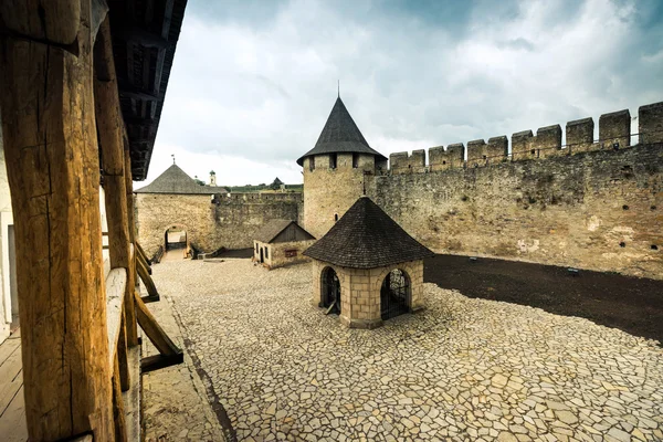 Patio interior de la fortaleza de Khotyn — Foto de Stock