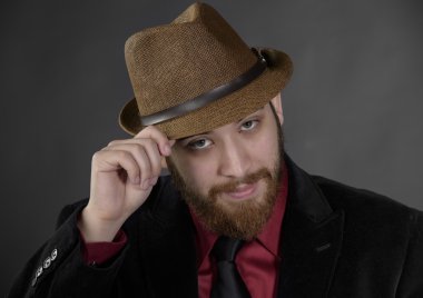 Adam Keçi sakalı dayanabiliyor Brown şapkasını kapatın