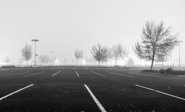 Nachts leerer Parkplatz — Stockfoto