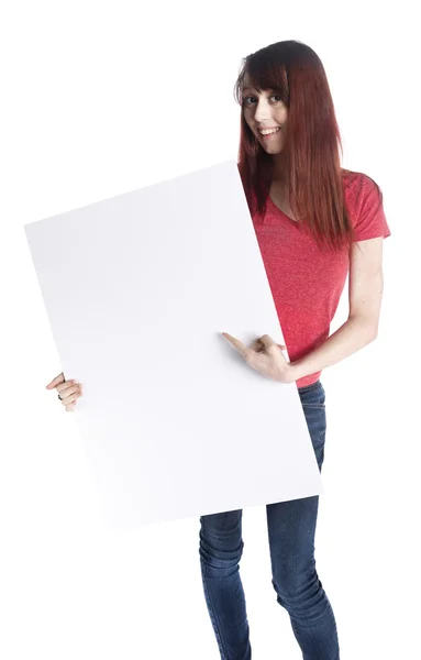 Happy Woman Holding tableau de carte blanche vide — Photo