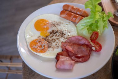 Kızarmış yumurta, kahvaltıda sağlık sigortası var.