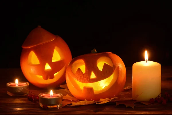 Assustador halloween abóboras jack-o-lanterna — Fotografia de Stock
