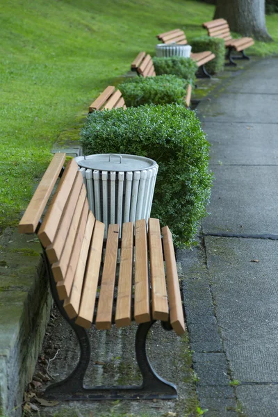 Park benches in the bow — Stock Photo, Image