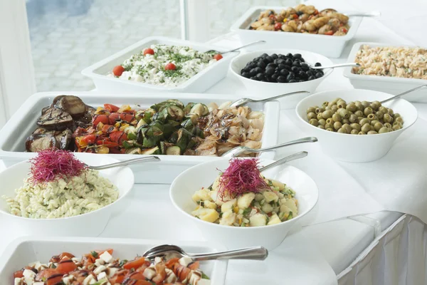 Buffet met salades — Stockfoto