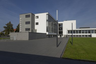 Bauhaus arkadan