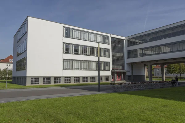 Bauhaus kanat