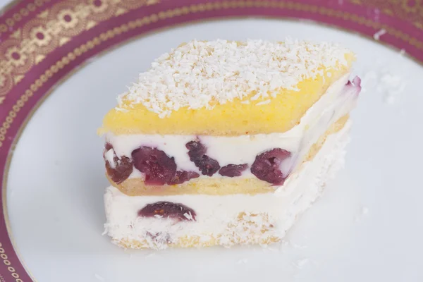 Buttermilch-Kirschtorte — Stockfoto