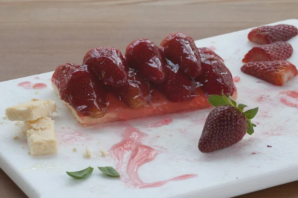 Erdbeer-Shortcake auf Keksen — Stockfoto
