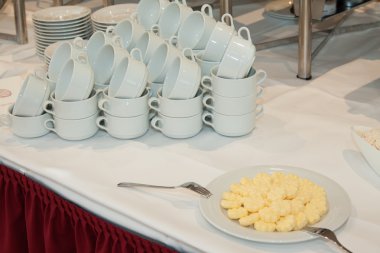 bardak ve tereyağı pul