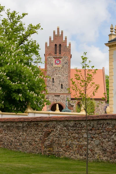 Kostelní věž und — Stock fotografie