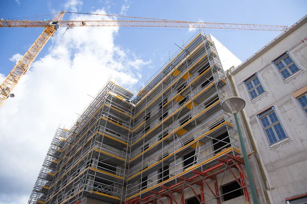 Facade with scaffolding — Stock Photo, Image