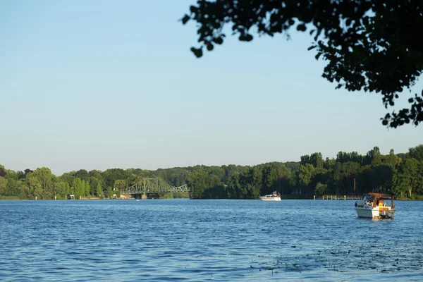 Jungfernsee z mostkiem — Zdjęcie stockowe