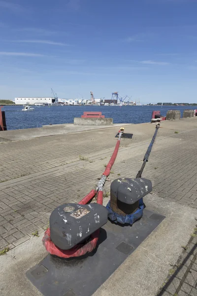 Bolders voor de veerboot — Stockfoto