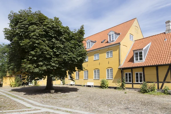 Yellow house in Stege — Stock Photo, Image