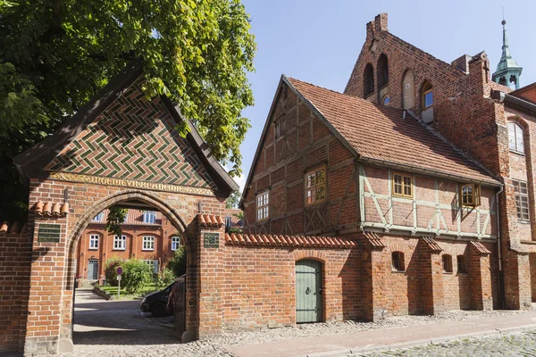 Tor und Fachwerk — Stockfoto