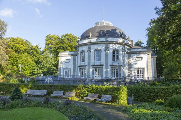 Kino dům v parku — Stock fotografie