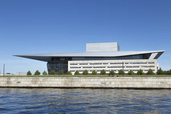 Opernhaus frontal — Stockfoto