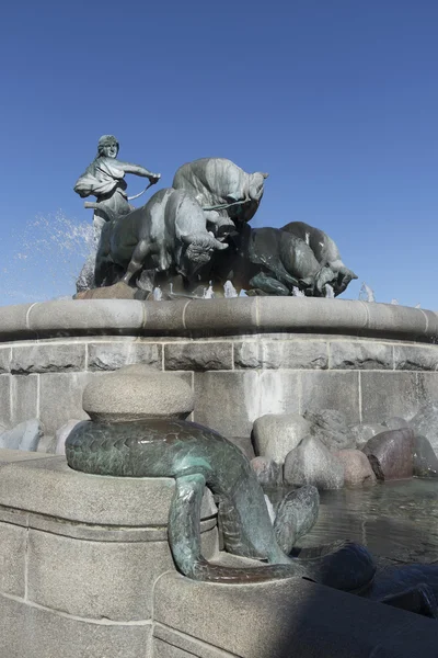 Snake at Gefion Fountain — Stock Photo, Image