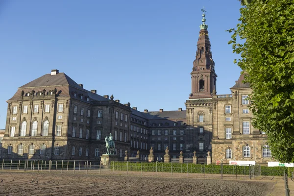 Christiansborg kasteel van achter — Stockfoto