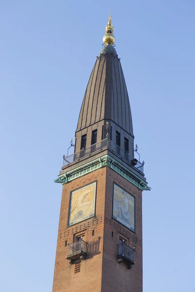 Turmspitze mit Ball — Stockfoto