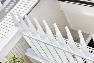 Ahşap kapı güzel ızgara tasarım