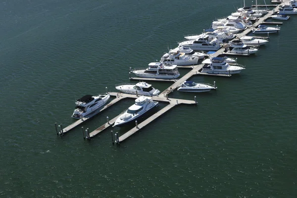 Marina'da güzel tekneler — Stok fotoğraf