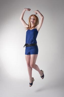 Atlama mavi tulum modeli