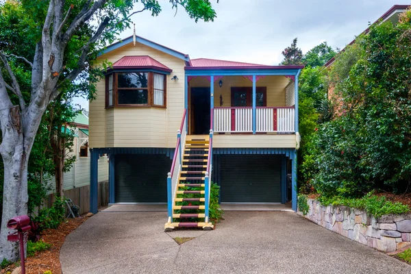 Small house with two floors — Stock Photo, Image