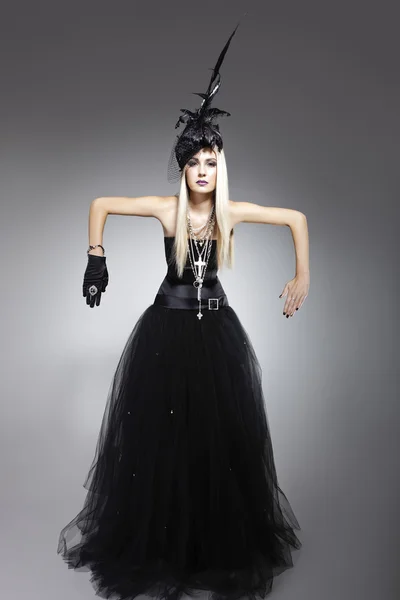 Model trägt ein Bohème-Kleid — Stockfoto