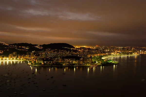 Vista notturna su Rio de Janeiro dalla cima Sugar Loaf — Foto Stock