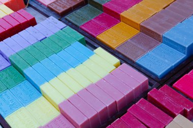 Nice, Fransa - 17 Ekim 2011: Marsilya Sabunu. Bitkisel yağlar yapılan geleneksel sert sabun 