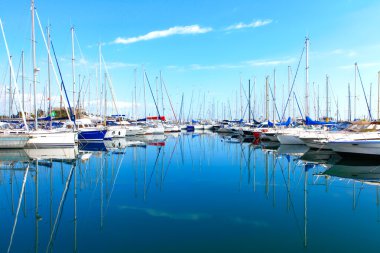 Antibes, Fransa - 17 Ekim 2011: Bağlantı noktası Antibes Akdeniz üzerinde 