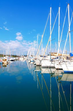 Antibes, Fransa - 17 Ekim 2011: Bağlantı noktası Antibes Akdeniz üzerinde 