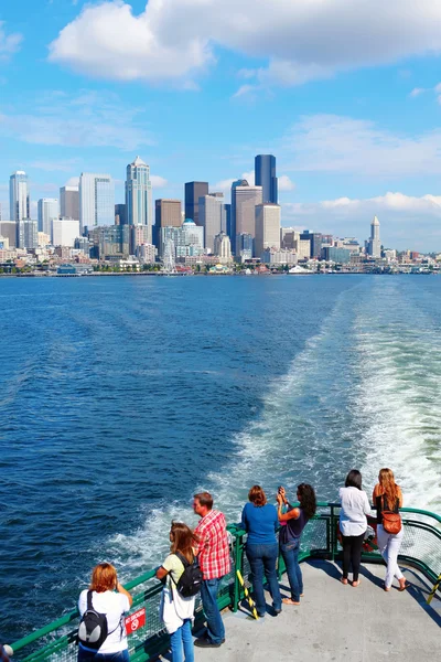 Seattle, WA - March 23, 2011: Downtown view from ferry. — Stock Photo, Image