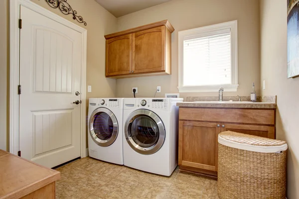 Laundry room with washer and dryer. — Stock Photo, Image