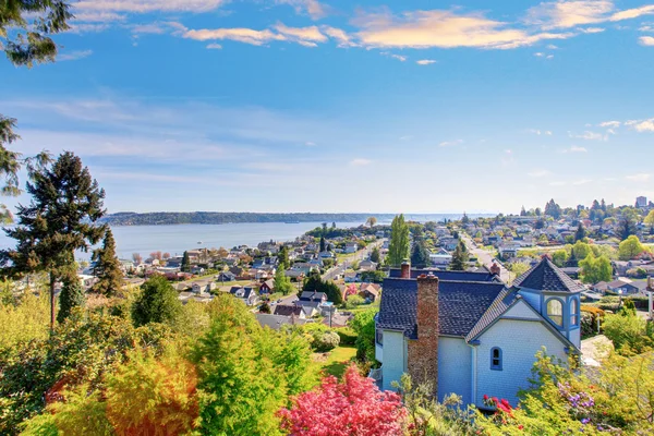 Amazing view from the balcony of Luxury brick house. — Stock Photo, Image