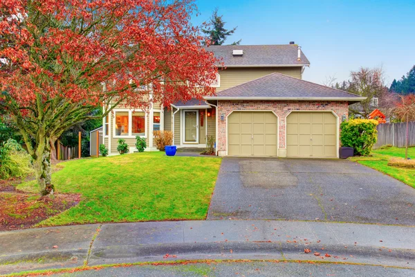 Classic American two story house with brick trim — Stock Photo, Image