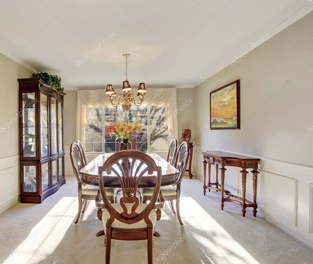 Comedor con muebles y piso de alfombra — Fotos de Stock © iriana88w ... Comedor con muebles y piso de alfombra — Fotos de Stock © iriana88w ...