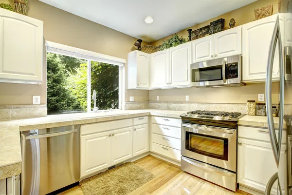 Witte keuken kamer interieur — Stockfoto