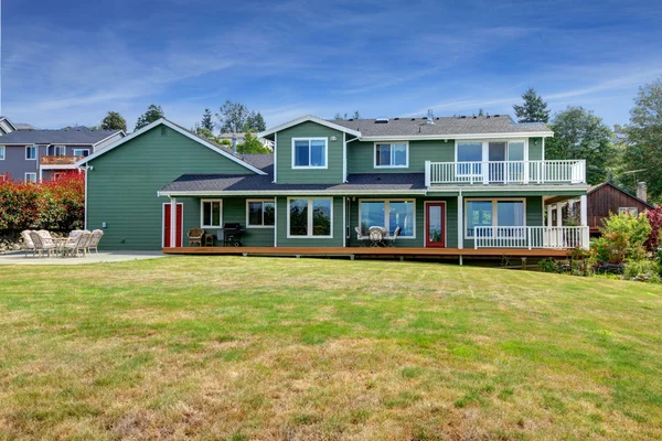 Backyard view of big country green house. — Stock Photo, Image