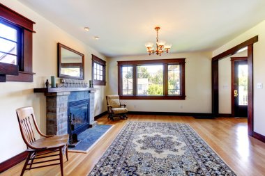 eski, güzel bir evde boş oda. 