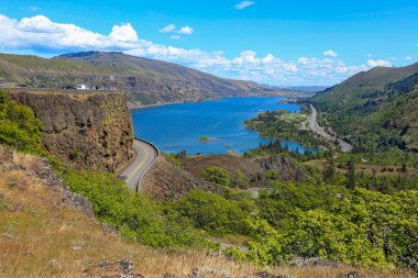 Columbia river. Panaroma görünümü görünümü güzel bir gelin