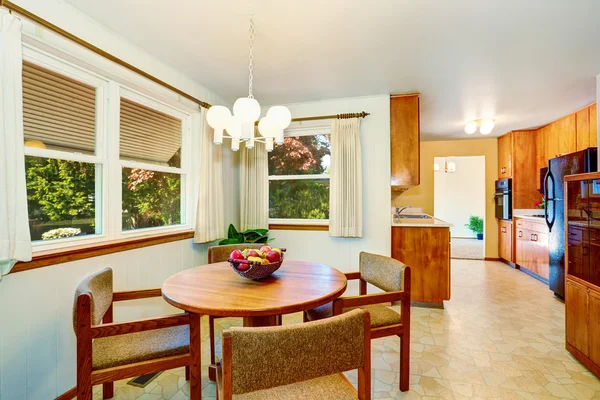 Nice American dining room connected with the kitchen . — Stock Photo, Image