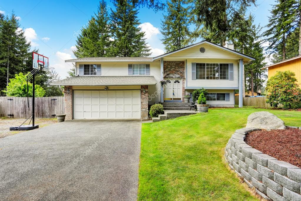 American two story house exterior with garage and double entry door ... American two story house exterior with garage and double entry door ...