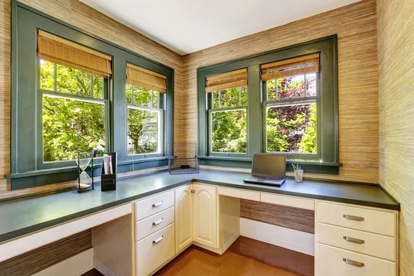 Home office in green tones and hardwood floor — Stock Photo, Image