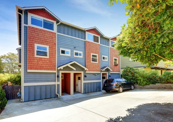 Apartamento edificio exterior . — Foto de Stock